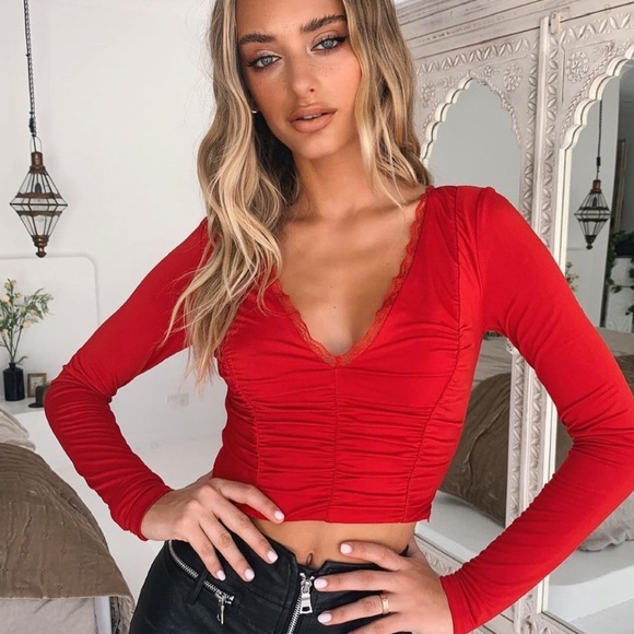 Tiger Mist Maggie Top in Red - Picture 1 of 12